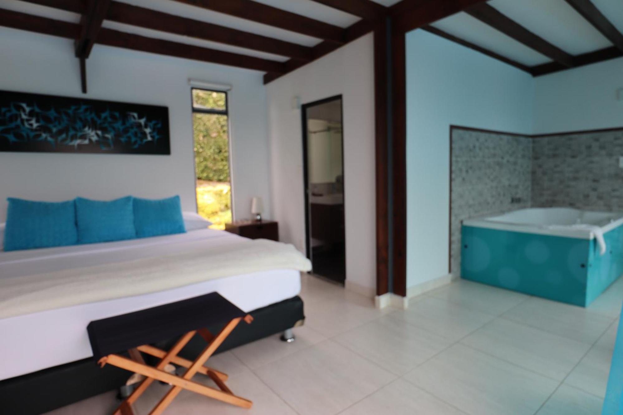 Hotel Syvanna Wellness And Spa Cerritos エクステリア 写真