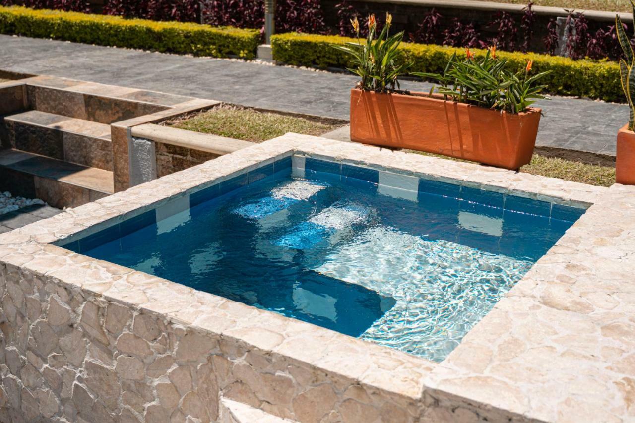 Hotel Syvanna Wellness And Spa Cerritos エクステリア 写真
