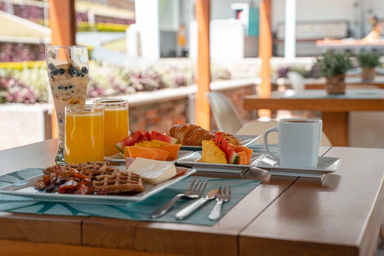 Hotel Syvanna Wellness And Spa Cerritos エクステリア 写真